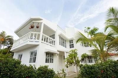 Image de 4bd/4bt villa near the sandy surfing beach of Playa Encuentro. Guest-friendly!
