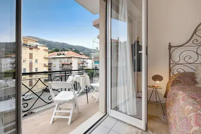 Image de Appartement \"Casa Rosso Melograno\" près de la mer avec balcons et Wi-Fi