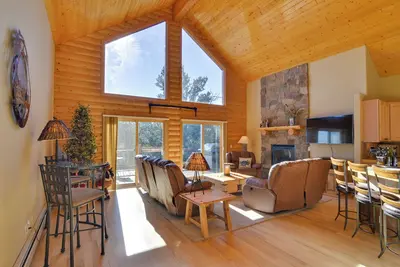 Image de Fairplay Cabin w/ Mountain Views!