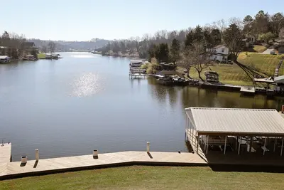 Image de Leon Point on Williamstown Lake