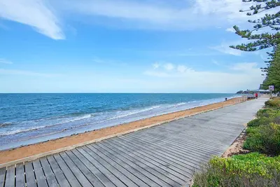 Image de \"Warrick Towers 1\" - Redcliffe Q 4020