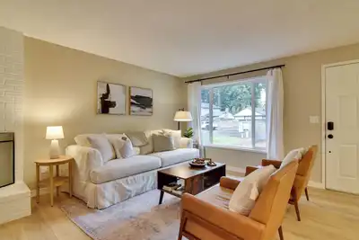 Image de Lovely Vancouver Retreat w/ Home Gym!