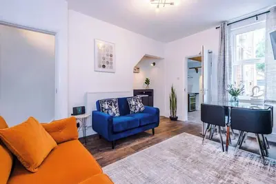 Image de Charming 3 Bed Home in the Garden Quarter, Chester