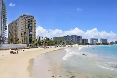 Image de Deluxe Studio at Esj Towers on Isla Verde Beach