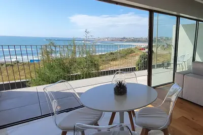 Image de Luxureous & First line apartment with amazing view over ocean, beach and Porto.