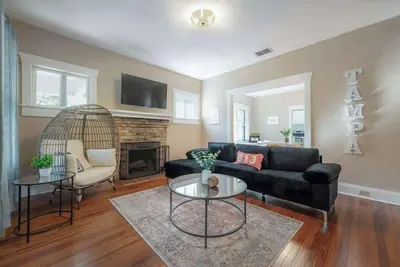 Image de Historic Bungalow w/Game Room by Downtown Tampa!