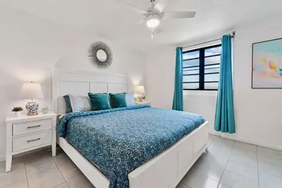 Image de Serene Beach Condo- One Bedroom w/ Balcony