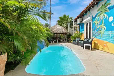 Image de Your Own Private Oasis! *Free Access to Club Amenities*
