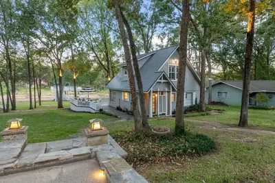 Image de Cozy Lakehouse Retreat