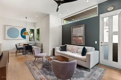 Image de Lux SoCo Penthouse in the Heart of Austin