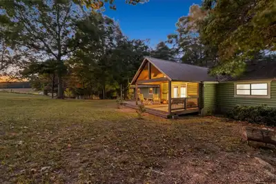 Image de Horse Farm Experience in Genuine Log Cabin