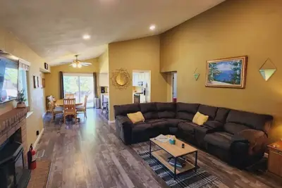 Image de Beautiful and clean home in perfect Location!