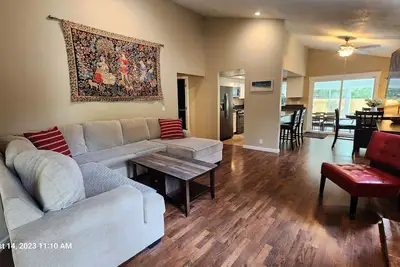 Image de Great Home in Perfect Location!