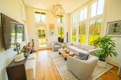 Image de Restoration Hardware Designed Private Oasis @ Serenbe. Pure Class, Palmetto, Ga