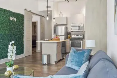 Image de High Rise Downtown - Luxury Apt 2 Br