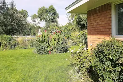 Country Quiet, City Close