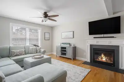 Image de Peaceful All-Season Coastal Family Vacation Home & Remote Work Getaway