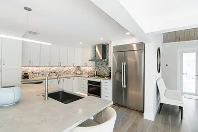 Image de Private pool home in gated community at beach totally renovated \"salty modern  \"