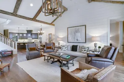 Image de Highlands Town Place | Luxury Townhome in Downtown Highlands