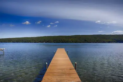Image de Keuka Sunrise Retreat: \"A Lakefront Dream Home\"