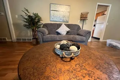 Image de Spacious 4 bedroom residential at Burlington Park