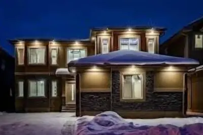 Image de Modern Styled 2bedroom suite with indoor fireplace