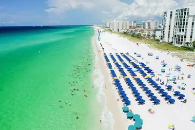 Image de Spacious Condo with Resort Amenities and Private Beach!
