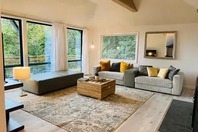 Image de Contemporary 3bedroom / 2 bathroom house close to Uo