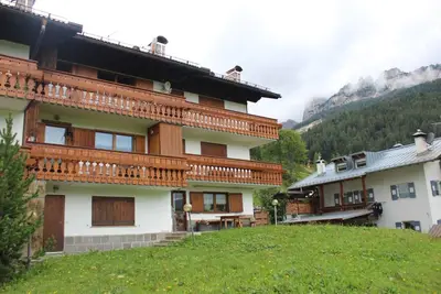 Image de Apartment located in a very quiet and green area about 500 meters from the cable car Catinaccio in V