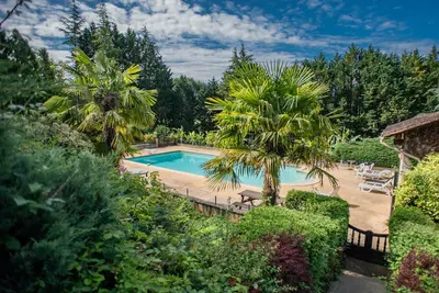 Image de Maison pour enfants avec grand jardin