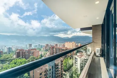 Image de Class Suites 1303 · City View Apt 2bd 13th Floor 1ac by Housy Host