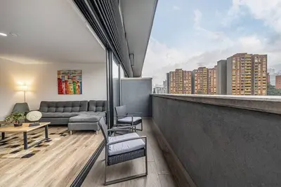 Image de Go Living 703 · Modern Apt near Milla de Oro Ac and coworking
