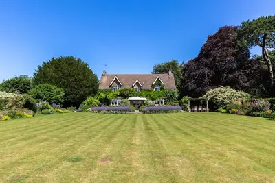 Image de Outstandingly Beautiful Cotswold Retreat w. swimming&tennis