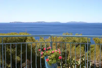 Image de Villa Quintefeuille T4 3*, vue panoramique sur les îles d'Or, en pleine nature