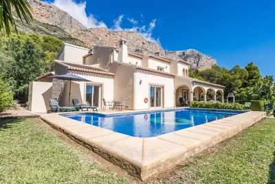 Image de Villa de 4 chambres avec vues spectaculaires