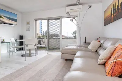 Image de Crystal Waters 6 - 2 bedroom, town central