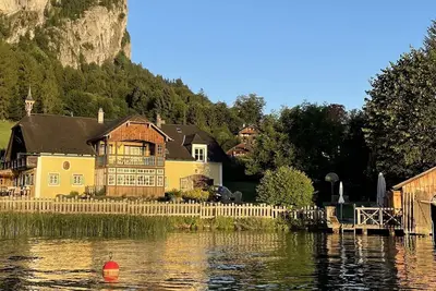 Image de Luxurious traditional Lakehouse on the famous Mondsee - Hubertus Gütl