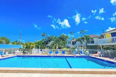Image de Sailor's Delight 1bed/2bath condo at the Reef Resort with shared pool & more!