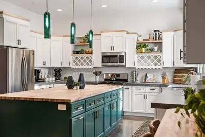 Image de The Compass Rose: Luxury home, Hot Tub, Pickleball