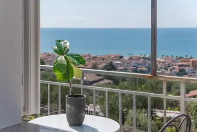 Image de One Suite is a modern and comfortable loft with panoramic view
