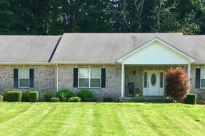 Image de Country Chic- 4 Br Home-Quiet Country Road