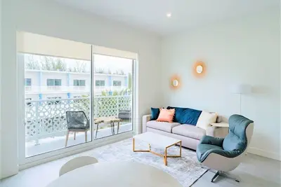 Image de Penthouse 1 bdr Apt Next to Beach w/Rooftop Pool