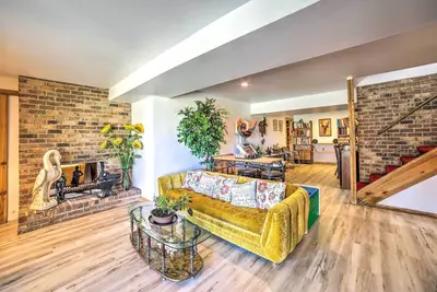 Image de Large Lowell Apartment: 'Sun View Ranch 324'