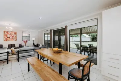 Image de Gladstone Blush Premium Comfort in Mudgees Heart