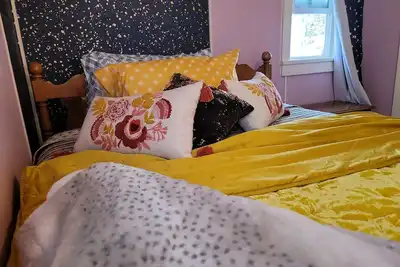 Image de Close to everything, stylish central downtown!