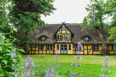 Image de Charming manor house near the Baltic Sea with fireplace and plenty of space