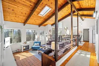 Image de Designer Look: Mountain View Pool Tennis One Level