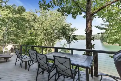 Image de Lake Keowee retreat for 10 with private dock!
