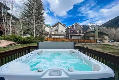 Awesome Location Steam Shower Hottub
