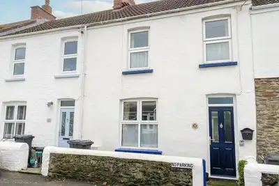 Image de A well-presented three bedroom cottage located in the popular North Devon village of Braunton.